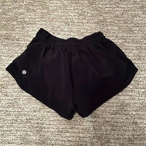 Black Lululemon Hotty Hot High-Rise Shorts 2.5 inches - Size 4